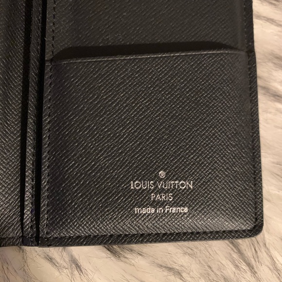 UNISEX Louis Vuitton Monogram Wallet - Picture 4 of 10